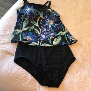 Swimsuit 🩱 Size 14 - Maxine of Hollywood